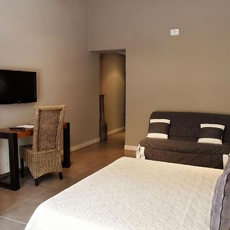 L'Hotellerie Kouros Cuers Pokój zdjęcie