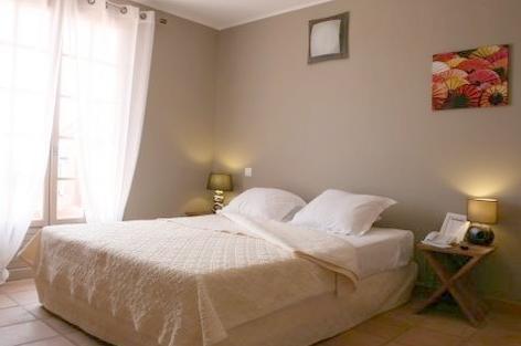 L'Hotellerie Kouros Cuers Pokój zdjęcie