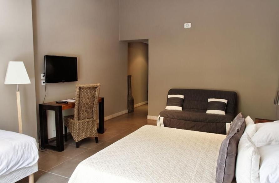 L'Hotellerie Kouros Cuers Pokój zdjęcie