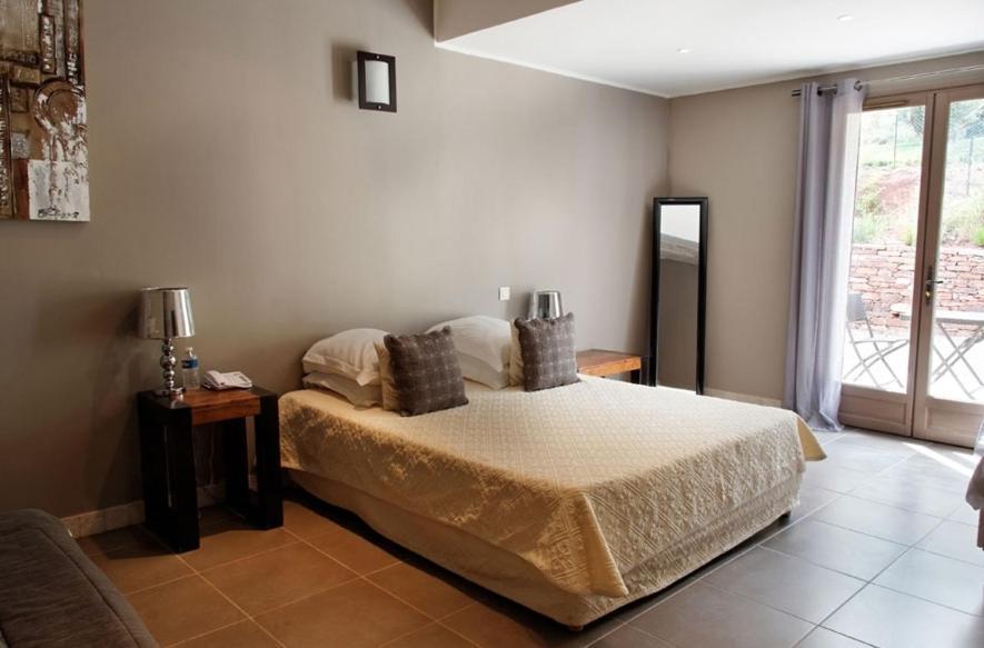 L'Hotellerie Kouros Cuers Pokój zdjęcie