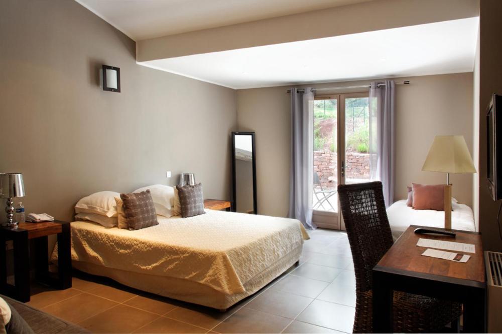 L'Hotellerie Kouros Cuers Pokój zdjęcie