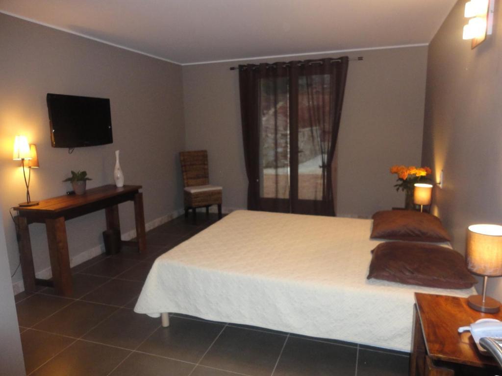 L'Hotellerie Kouros Cuers Pokój zdjęcie
